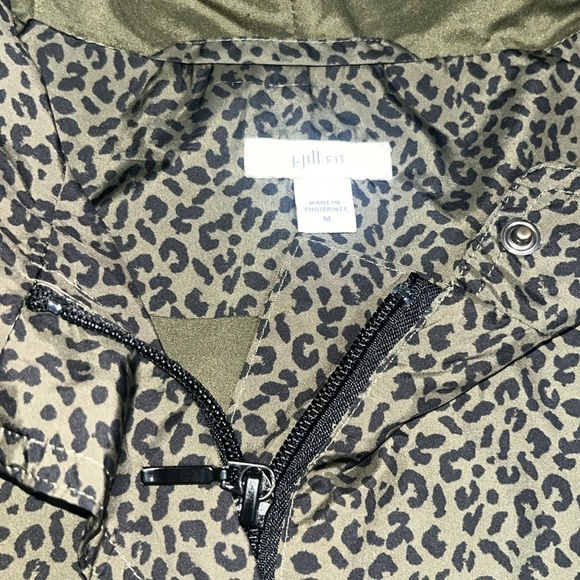 J. Jill Fit Water Resistant Anorak Jacket Kalamata Ditsy Leopard Medium - Picture 7 of 8